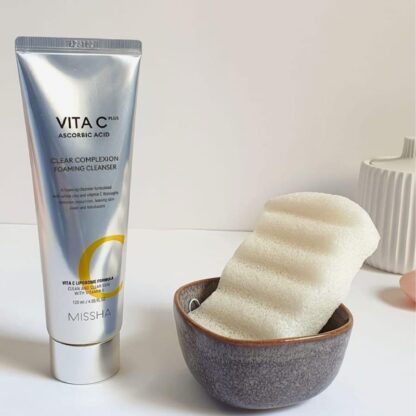 MISSHA Vita C Plus Clear Complexion Foaming Cleanser - Image 3